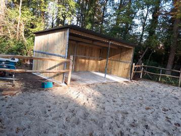 Nieuwe  schuilstallen  schutstal  weidestal buiten stal