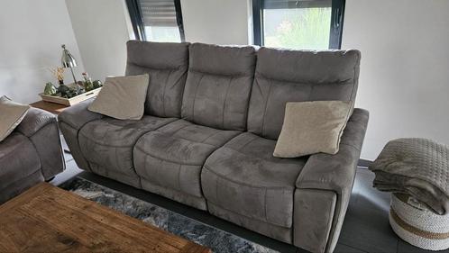 3- en 2-zits zetel met elektr. relaxfunctie op 3-zits, Huis en Inrichting, Zetels | Complete zithoeken, Zo goed als nieuw, Stof