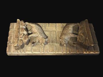 Hout gesneden  verstelbare boekensteunen, Zwarte Woud   beschikbaar voor biedingen