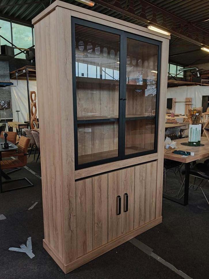 Vitrinekast (outlet), Huis en Inrichting, Kasten | Buffetkasten, Nieuw, Ophalen