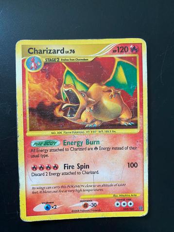 Verschillende oude Charizard Pokemon kaarten 