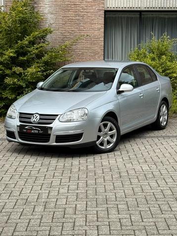 Volkswagen Jetta 1.6 Benzine CarPlay beschikbaar voor biedingen