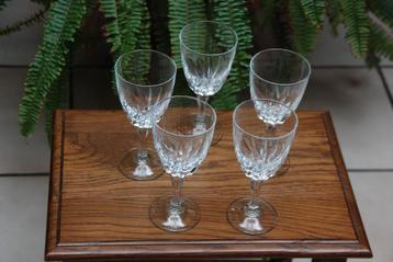 Ensemble de 5 anciens verres à vin verre taillé comme NEUFS