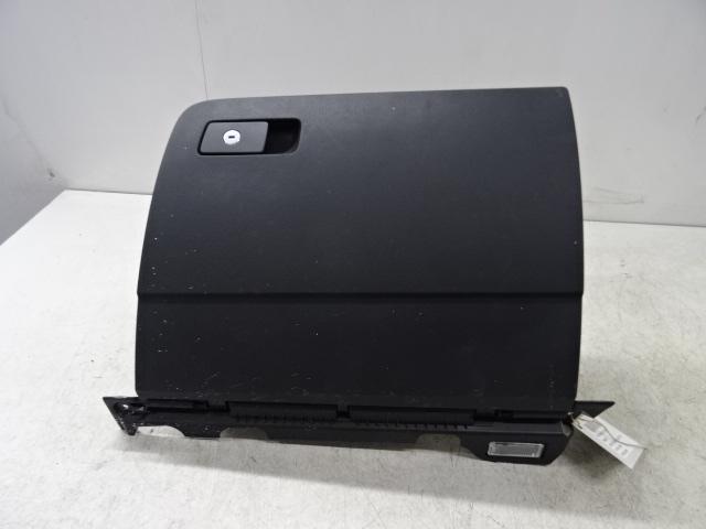 OPBERGVAK Volkswagen Passat (3G2) (01-2014/-) (3G1857097S), Auto-onderdelen, Interieur en Bekleding, Volkswagen, Gebruikt