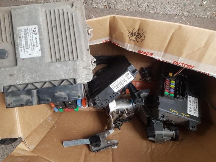 kit demarrage FIAT GRANDE PUNTO 1.3 JTD 90 CALCULATEUR BSI, Auto-onderdelen, Motor en Toebehoren, Fiat, Ophalen