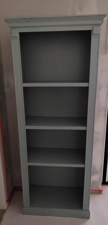 Vintage kast mintkleur 1m90 hoog, 77cm breed en 40cm diep. beschikbaar voor biedingen