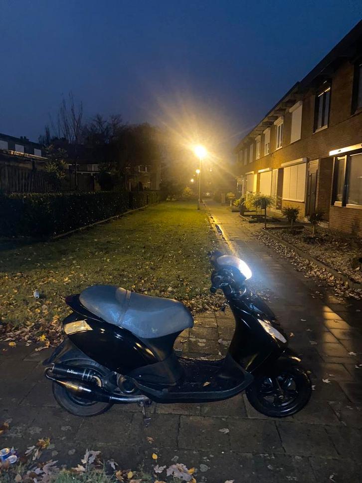 Piaggio zip (a klasse) 70 cc, Fietsen en Brommers, Scooters | Piaggio, Zo goed als nieuw, Zip, Ophalen