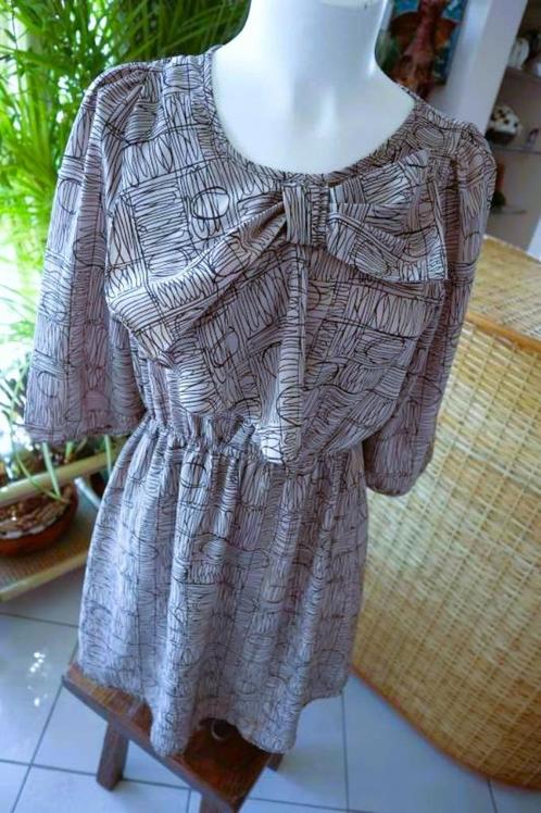 leuk zilver getint bijzondere jurk, Kleding | Dames, Jurken, Gedragen, Maat 36 (S), Overige kleuren, Onder de knie, Ophalen of Verzenden