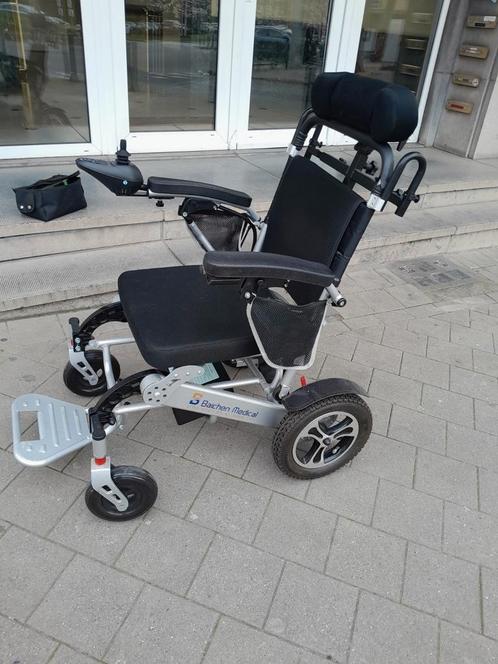 Chaise roulante électrique Wheelchair pliable avec télécoman, Divers, Chaises roulantes, Comme neuf, Fauteuil roulant électrique