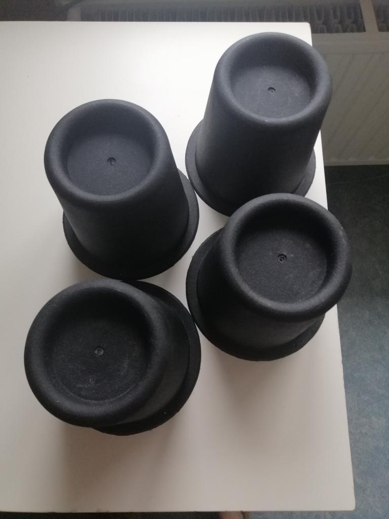 Rehausseurs, cônes élévateurs de meuble (lit), Envoi, Comme neuf