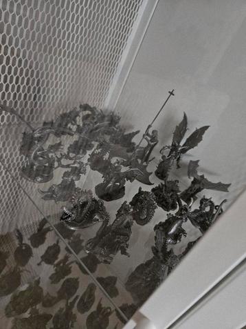 Dragons et créatures fantastiques  beschikbaar voor biedingen