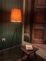 Vintage staande lamp – mid-century (driepoot, messing accent, Ophalen, Gebruikt, Mid-century minimalisme