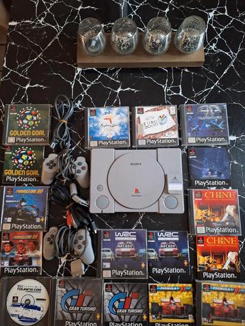 Sony Playstation 1-console + games + 2 controllers + geheuge beschikbaar voor biedingen