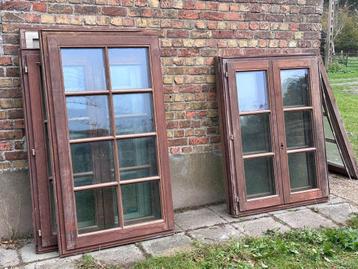 Houten Ramen in Afrormosia beschikbaar voor biedingen