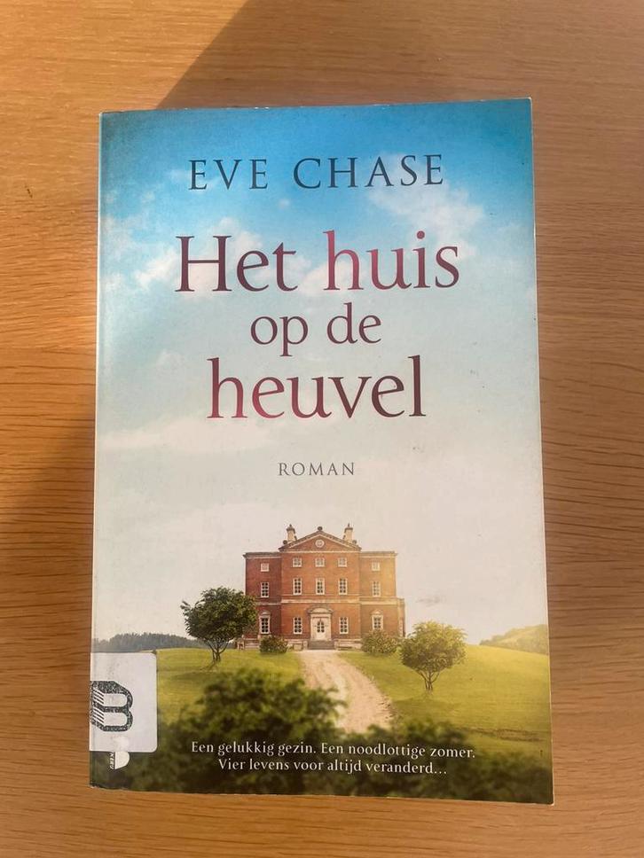 Eve Chase - Het huis op de heuvel, Boeken, Literatuur, Zo goed als nieuw, Ophalen of Verzenden