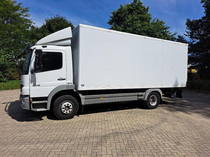 Mercedes Atego, Auto's, Vrachtwagens, Particulier, Achteruitrijcamera, Mercedes-Benz, Diesel, Euro 5, Automaat, Wit, Zwart, Stof
