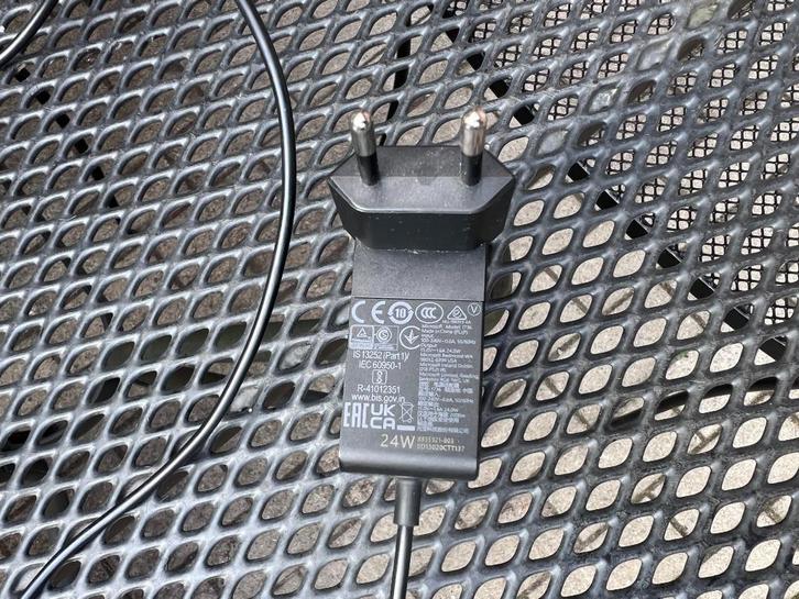 MICROSOFT SURFACE GO 24W CHARGER, Computers en Software, Laptop-opladers, Nieuw, Ophalen