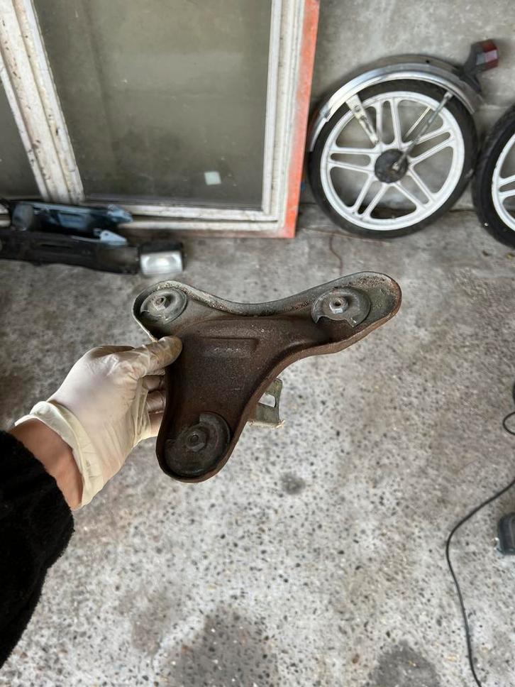 Selle de base Honda Camino, Vélos & Vélomoteurs, Pièces de cyclomoteur | Général, Utilisé, Cadre, Enlèvement ou Envoi