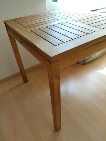tafel vierkant voor binnen en buiten 76x76 beschikbaar voor biedingen