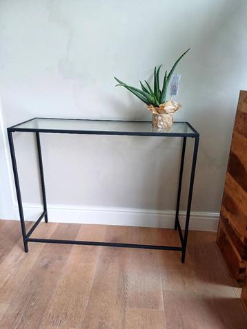 Sidetable  beschikbaar voor biedingen