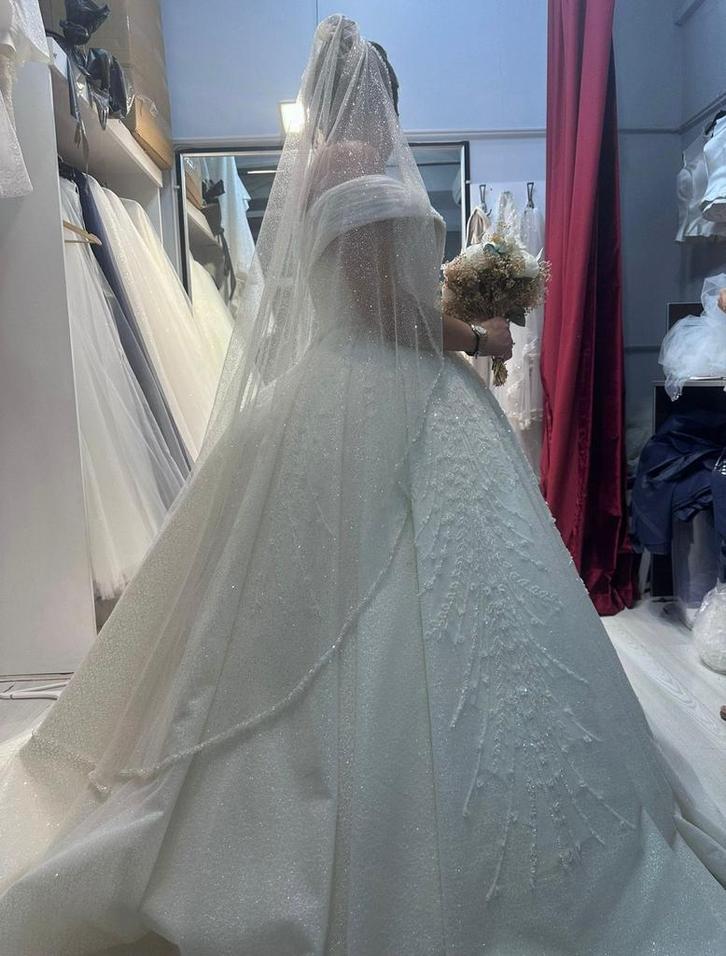 Robe de mariée en strass sur mesure!, Kleding | Dames, Trouwkleding en Trouwaccessoires, Zo goed als nieuw, Trouwjurk, Ophalen