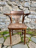 5 chaises de café, Enlèvement