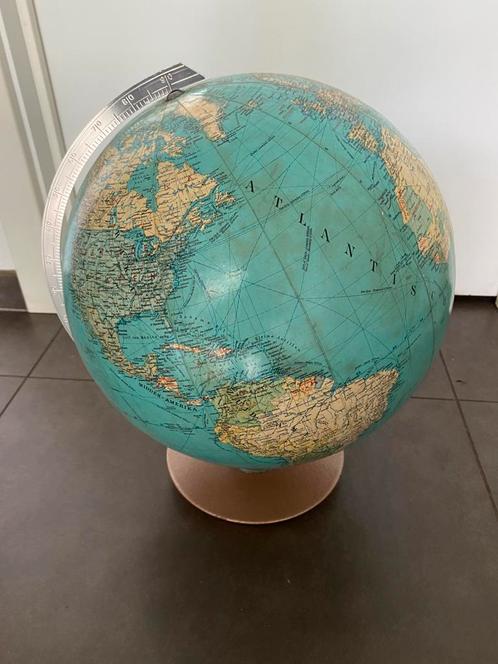 Vintage grote wereldbol, Huis en Inrichting, Woonaccessoires | Wereldbollen, Zo goed als nieuw, Ophalen
