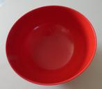 Rosti Design rode schaal, Huis en Inrichting, Overige materialen, Gebruikt, Ophalen of Verzenden, Kom(men)
