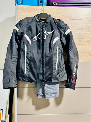 Veste de moto Alpinstar taille S et pantalon Macna taille 34 beschikbaar voor biedingen