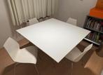 Kartell glossy tafel en kartell maui stoelen, Huis en Inrichting, Ophalen