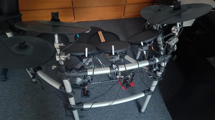 Fame Drumstel in Nieuwstaat - Elektrisch Drumstel - DD 8000, Muziek en Instrumenten, Drumstellen en Slagwerk, Zo goed als nieuw