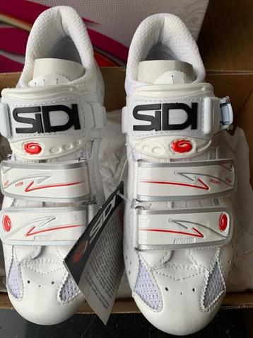 Nieuwe fietsschoenen maat 36 beschikbaar voor biedingen
