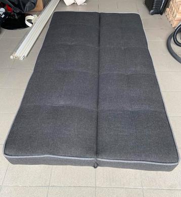 Zitbank/slaapbank beschikbaar voor biedingen