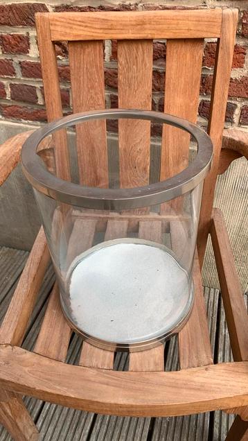 Windlicht beschikbaar voor biedingen
