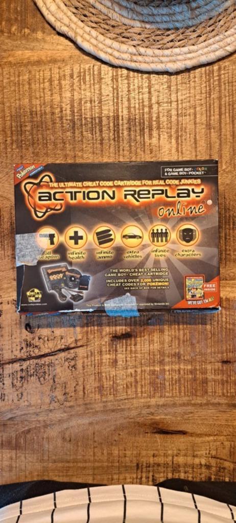 Action Replay Online [CIB] - Game Boy Color & Pocket, Games en Spelcomputers, Spelcomputers | Nintendo Game Boy, Zo goed als nieuw