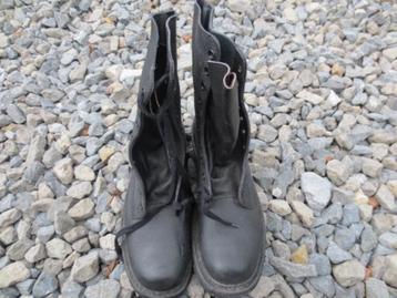 Une paire abl chaussures bottines militaria beschikbaar voor biedingen