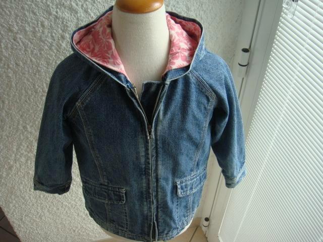 Manteau jeans intérieur amovible 5 ans taille 108, Kinderen en Baby's, Kinderkleding | Maat 110, Zo goed als nieuw, Meisje, Jas