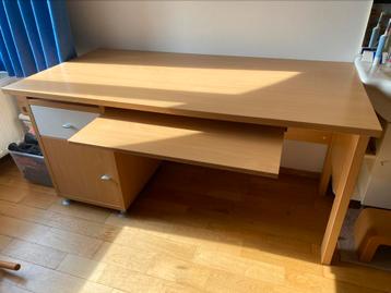 2 identieke Bureaus met lade, kast en uitschuifplank 2 stuks beschikbaar voor biedingen
