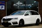 Skoda Octavia SW RS 2.0 TFSI RS230 DSG XENON PANO DAKCAMERA, Auto's, Stof, 4 cilinders, Wit, Bedrijf