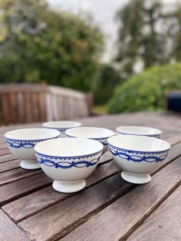 Set van 6 kommetjes in porselein met blauw motief beschikbaar voor biedingen