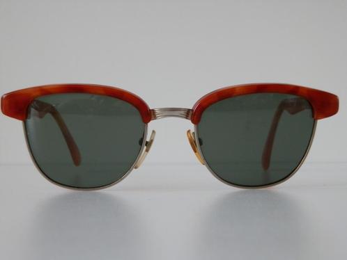 Vintage zonnebril. Model Club Master., Handtassen en Accessoires, Zonnebrillen en Brillen | Dames, Zo goed als nieuw, Zonnebril
