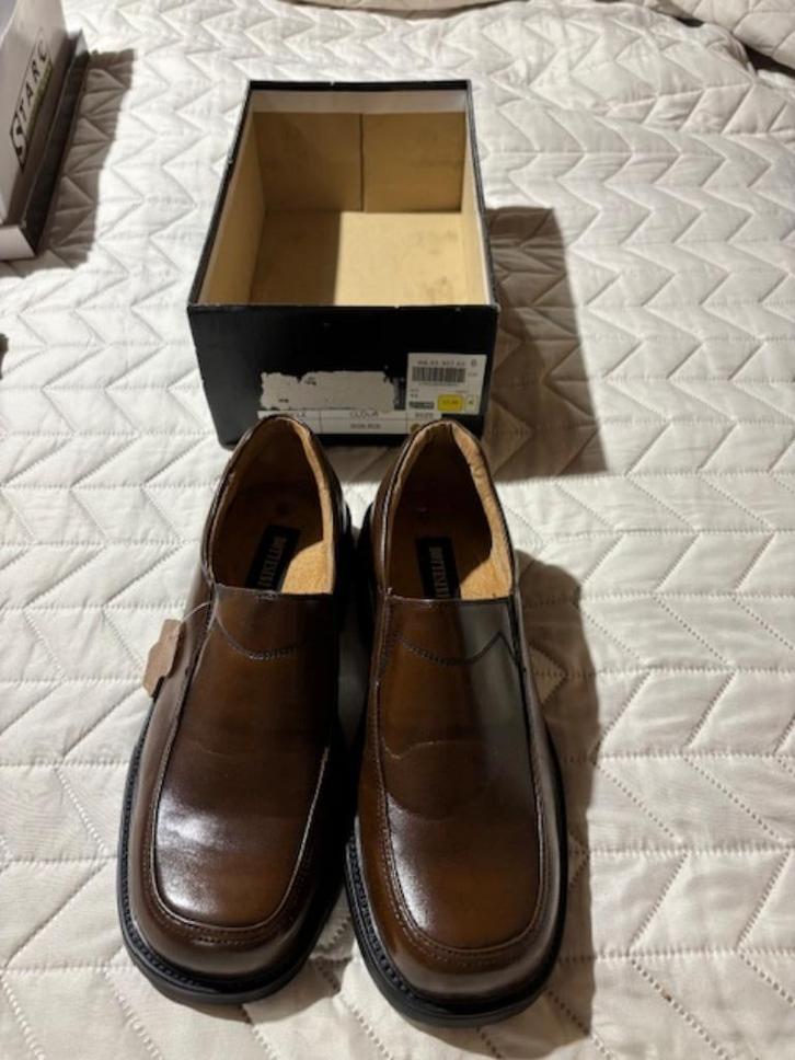 TE KOOP BRUINE NIEUWE MANNENSCHOENEN MAAT 44, Kleding | Heren, Schoenen, Nieuw, Overige typen, Bruin, Ophalen