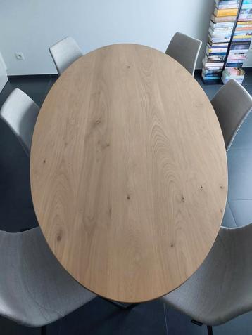 Ovale eiken tafel 220 x 110 x 76 cm beschikbaar voor biedingen