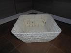 Nieuwe rieten mand, Huis en Inrichting, Woonaccessoires | Schalen en Manden, Ophalen of Verzenden, Nieuw, Vierkant, Mand