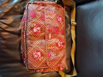 Oilily luiertas met verzorgingsmatje beschikbaar voor biedingen
