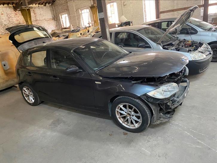 Bmw 1reeks benzine 120i AT voor aparte onderdelen, Auto's, BMW, Bedrijf, Te koop, Benzine, Ophalen