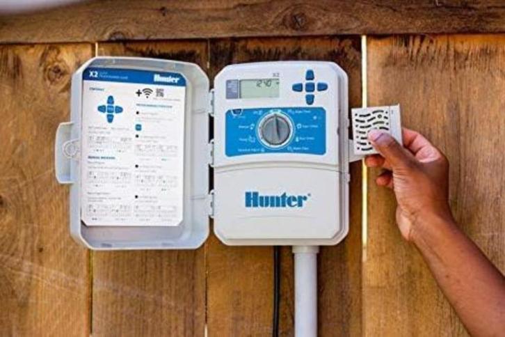 Hunter X2-401-E — Irrigatie-eenheid met 4 stations, Tuin en Terras, Bewateringscomputers, Zo goed als nieuw, Bestuurbaar via app