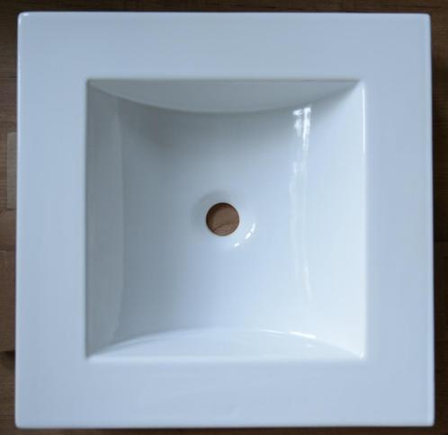 NIEUW WASTAFEL VITRA AQ2 - keramisch vierkant - wit 50x50, Doe-het-zelf en Bouw, Sanitair, Nieuw, Wastafel, Ophalen
