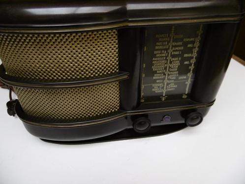 RADIOLA DE 1949 EN BAKELITE ET FONCTION MOY ,AVEC ANTENNE, Antiek en Kunst, Antiek | Tv's en Audio, Ophalen of Verzenden