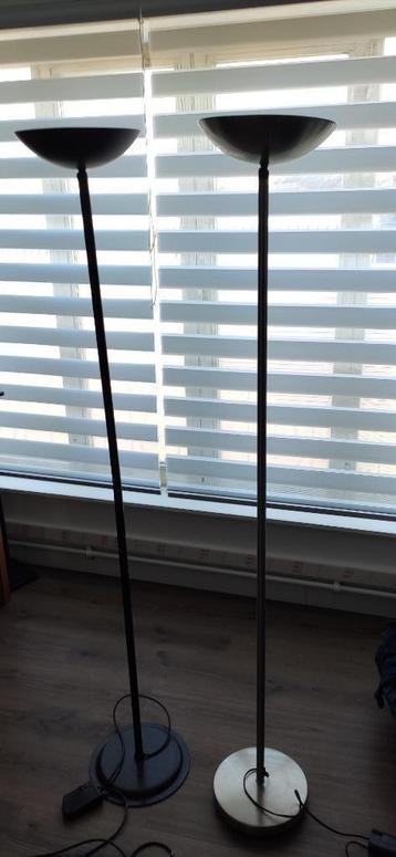 Hallogène vloerlamp op poten + accessoires beschikbaar voor biedingen